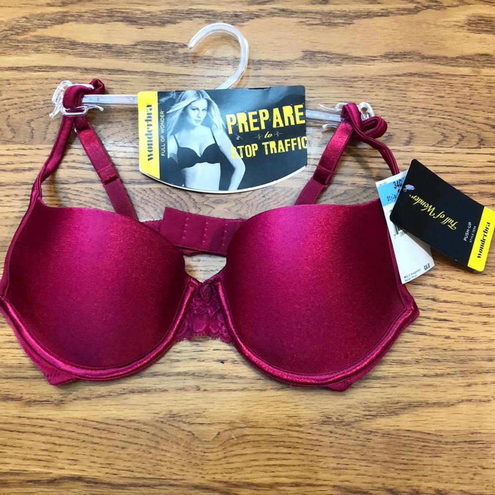 Wonderbra pink push-up bra. NWT